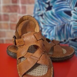 BORN Brown Leather Sandals